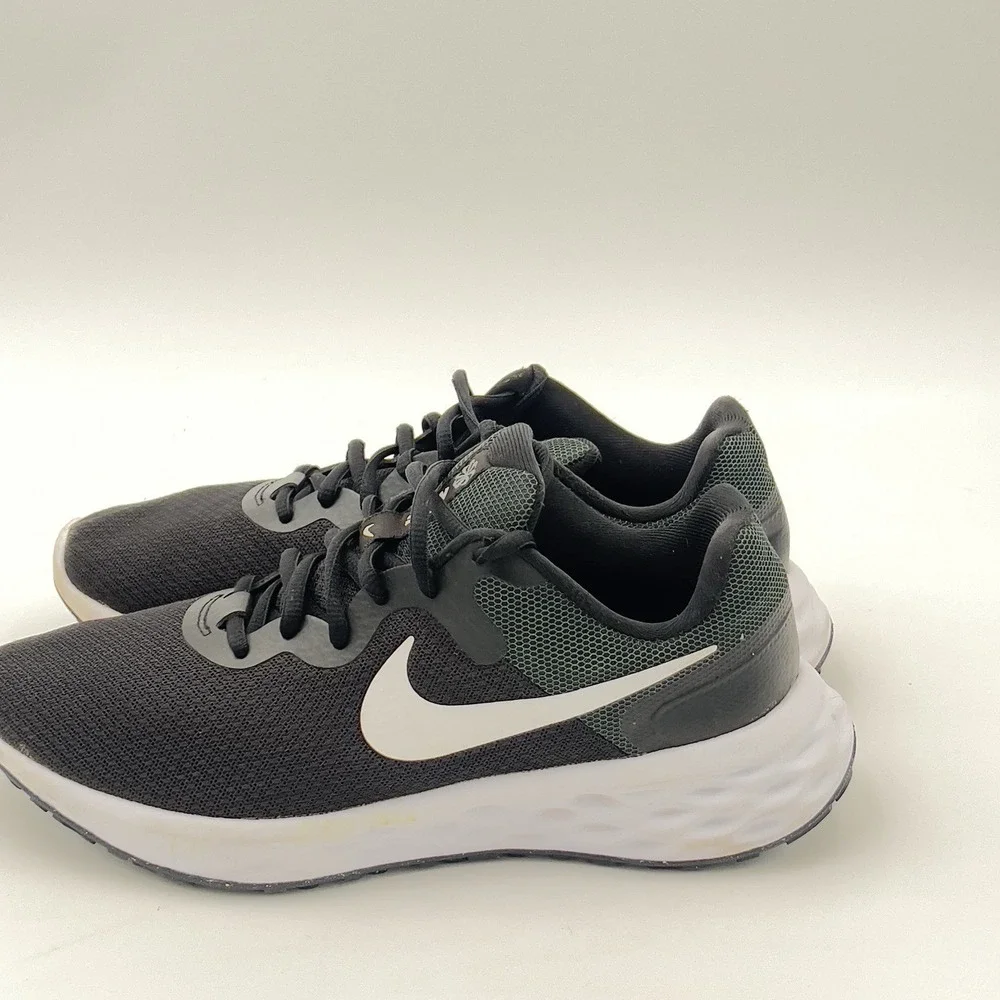 Nike Revolution 6 sneakers in Iron Gray Size 8